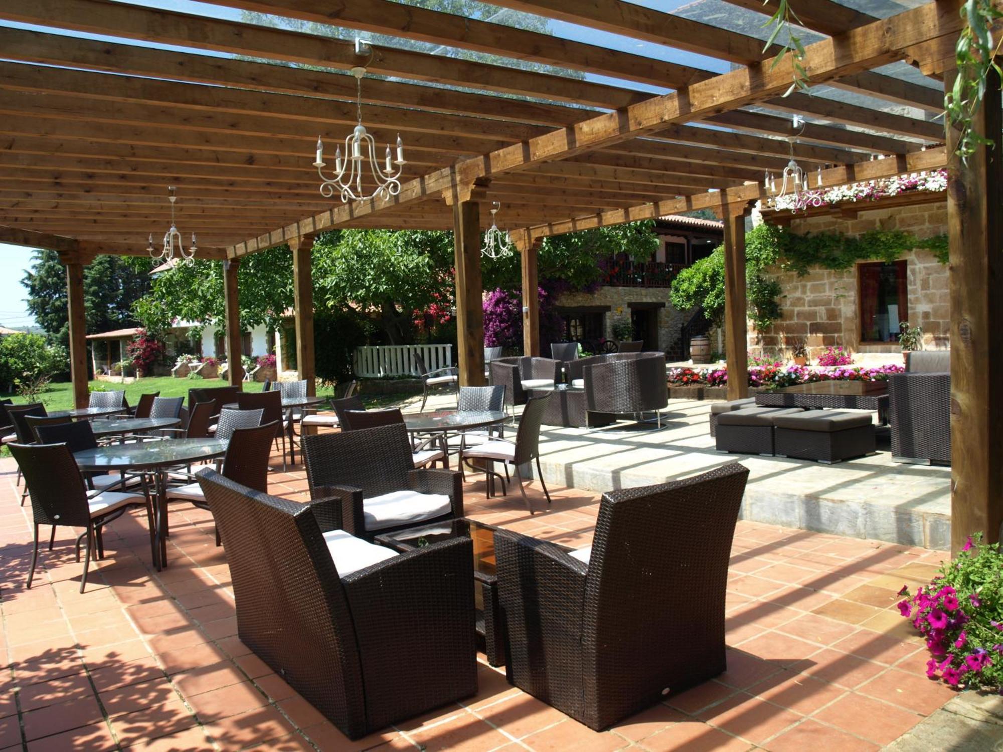 Hosteria El Pomar Novales Exterior photo