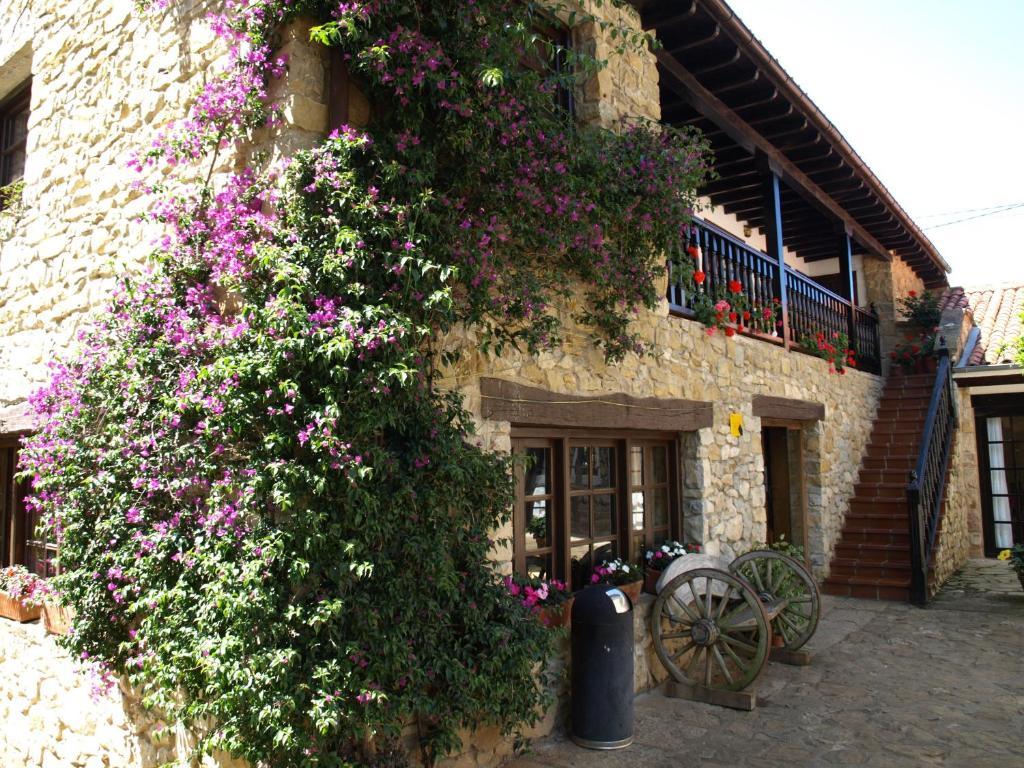 Hosteria El Pomar Novales Exterior photo