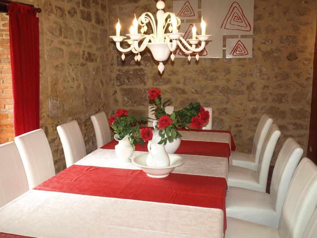 Hosteria El Pomar Novales Exterior photo